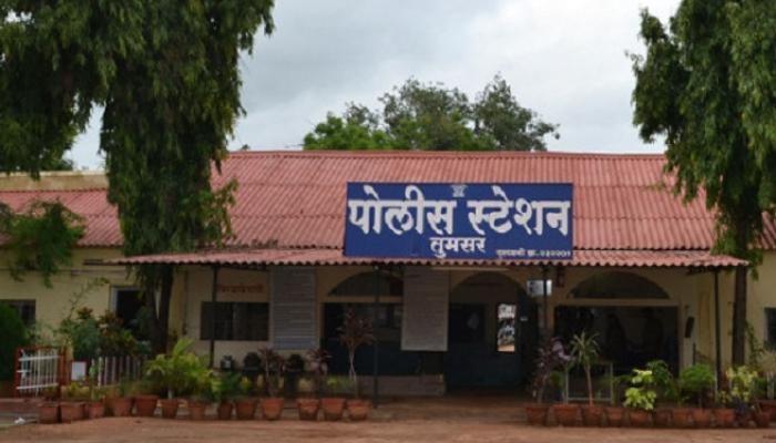 भंडाऱ्यात पोलीस ठाण्यात आरोपीच्या वाढदिवसाचे सेलिब्रेशन भंडाऱ्यात पोलीस ठाण्यात आरोपीच्या वाढदिवसाचे सेलिब्रेशन
