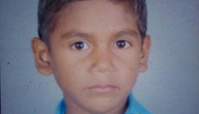तीन अल्पवयीन मुलांकडून झालेल्या हाणामारीत चिमुरड्याचा मृ्त्यू तीन अल्पवयीन मुलांकडून झालेल्या हाणामारीत चिमुरड्याचा मृ्त्यू