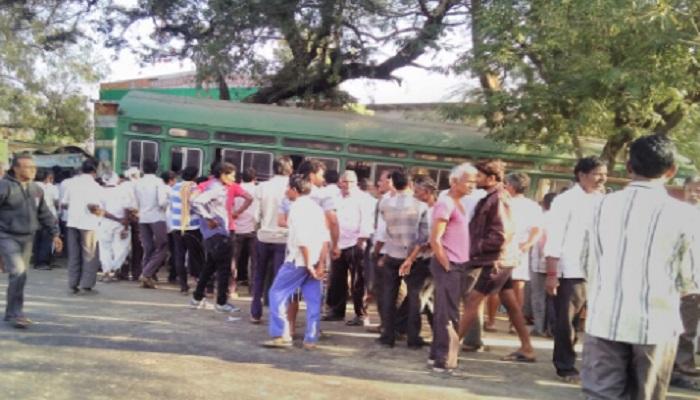 चंद्रपुरात बसच्या अपघतात तीन ठार चंद्रपुरात बसच्या अपघतात तीन ठार