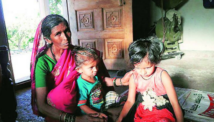 'मुलगी नको' म्हणून... पोरी आई-बापाच्या प्रेमाला मुकल्या! 'मुलगी नको' म्हणून... पोरी आई-बापाच्या प्रेमाला मुकल्या!