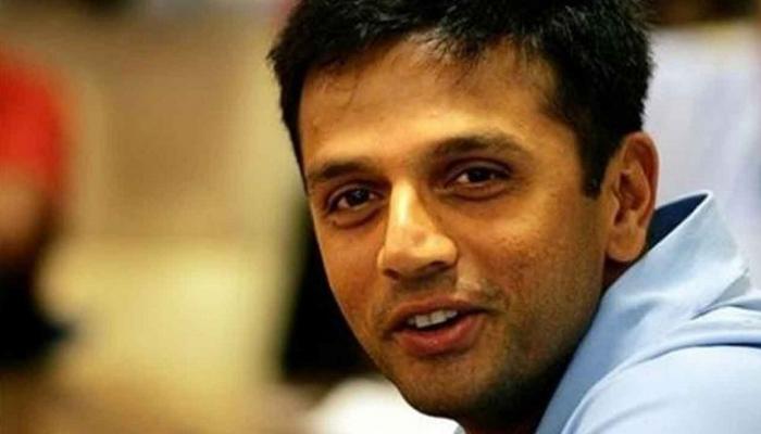 टीम इंडियाच्या प्रशिक्षकपदी राहुल द्रविड येण्याची शक्यता टीम इंडियाच्या प्रशिक्षकपदी राहुल द्रविड येण्याची शक्यता