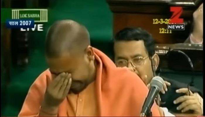 जेव्हा संसदेत ढसाढसा रडले योगी आदित्यनाथ जेव्हा संसदेत ढसाढसा रडले योगी आदित्यनाथ