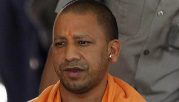 उत्तर प्रदेशमध्ये योगीराज, १०० पोलीस कर्मचाऱ्यांचे निलंबन उत्तर प्रदेशमध्ये योगीराज, १०० पोलीस कर्मचाऱ्यांचे निलंबन