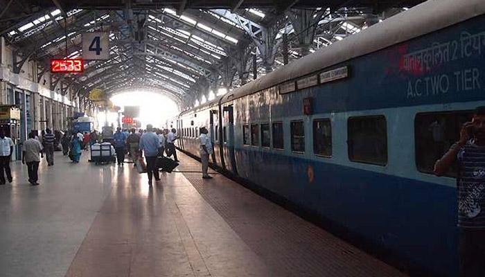 औरंगाबाद आणि नांदेड राज्यातील पहिले कॅशलेस स्टेशन औरंगाबाद आणि नांदेड राज्यातील पहिले कॅशलेस स्टेशन