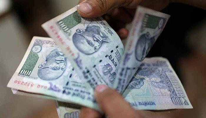 एक एप्रिलपासून काय होणार महाग आणि काय स्वस्त एक एप्रिलपासून काय होणार महाग आणि काय स्वस्त