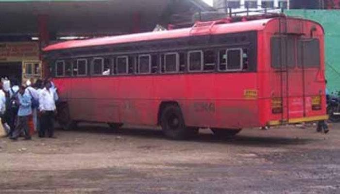 एसटी सेवा सुरु करा अन्यथा वसई-विरार पालिका बरखास्त करु, उच्च न्यायालयाने फटकारले एसटी सेवा सुरु करा अन्यथा वसई-विरार पालिका बरखास्त करु, उच्च न्यायालयाने फटकारले