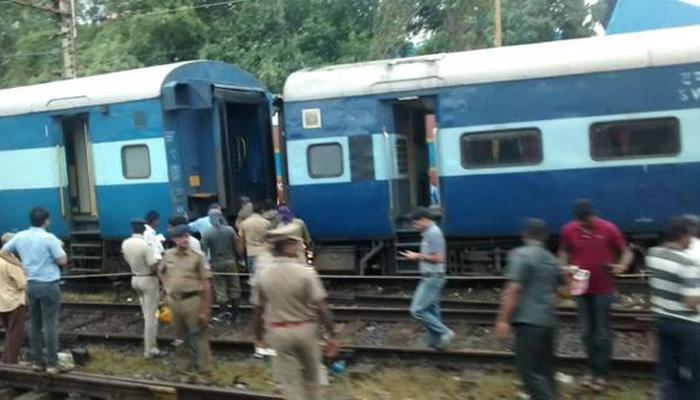 मेरठ लखनऊ राज्यराणी एक्सप्रेस रुळावरुन घसरली मेरठ लखनऊ राज्यराणी एक्सप्रेस रुळावरुन घसरली
