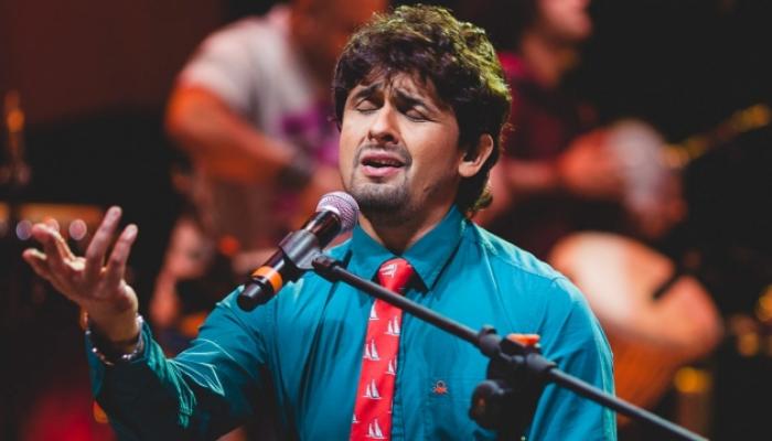 सोनू निगमला पाठिंबा, दोघांना चाकूने भोसकले सोनू निगमला पाठिंबा, दोघांना चाकूने भोसकले
