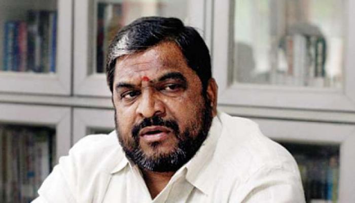 'भाजप सरकार घालवायला आघाडी सरकार एवढाही वेळ लागणार नाही' 'भाजप सरकार घालवायला आघाडी सरकार एवढाही वेळ लागणार नाही'