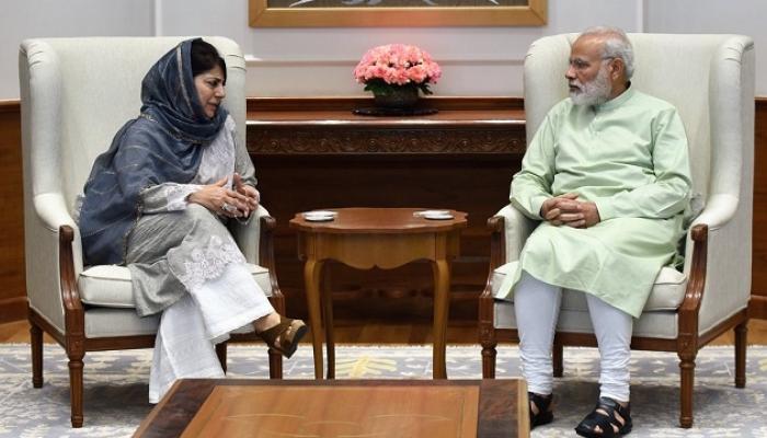 मेहबुबा मुफ्तींनी घेतली पंतप्रधानांची भेट मेहबुबा मुफ्तींनी घेतली पंतप्रधानांची भेट