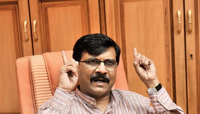 'सामना' जाळणाऱ्यांवर राऊतांची जोरदार टीका 'सामना' जाळणाऱ्यांवर राऊतांची जोरदार टीका