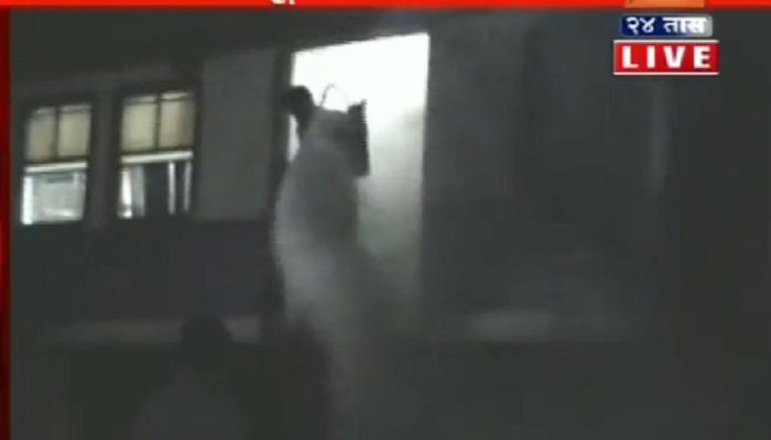 ठाण्याकडे जाणाऱ्या लोकलच्या डब्याला आग ठाण्याकडे जाणाऱ्या लोकलच्या डब्याला आग