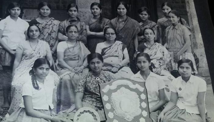 फोटो आणि रिमा लागूंची पुण्यातली एक आठवण फोटो आणि रिमा लागूंची पुण्यातली एक आठवण
