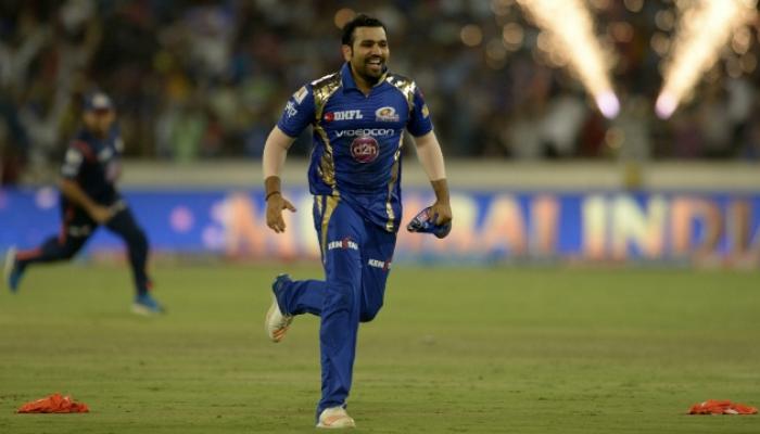 वादानंतर पुण्यानं डिलीट केलं ते आक्षेपार्ह ट्विट वादानंतर पुण्यानं डिलीट केलं ते आक्षेपार्ह ट्विट