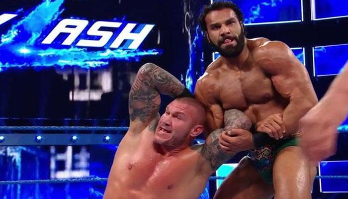 दहा वर्षानंतर भारतीय रेसलरनं जिंकली WWE दहा वर्षानंतर भारतीय रेसलरनं जिंकली WWE