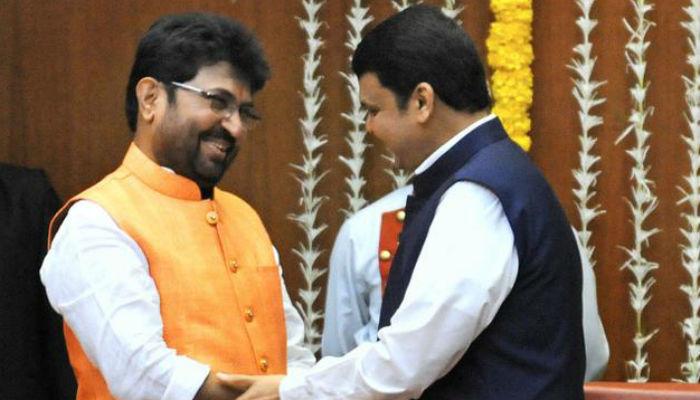 'तूर' मे कुछ काला है! खोतकरांनी केलेल्या तूर विक्रीची चौकशी 'तूर' मे कुछ काला है! खोतकरांनी केलेल्या तूर विक्रीची चौकशी