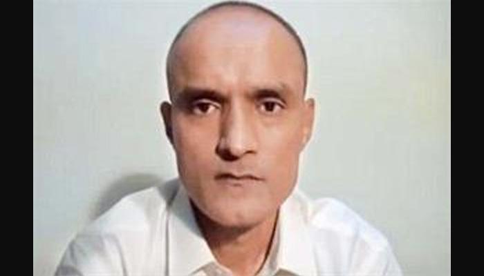 कुलभूषण जाधव : पाकिस्तानी अधिकाऱ्यानं दिली कबुली कुलभूषण जाधव : पाकिस्तानी अधिकाऱ्यानं दिली कबुली