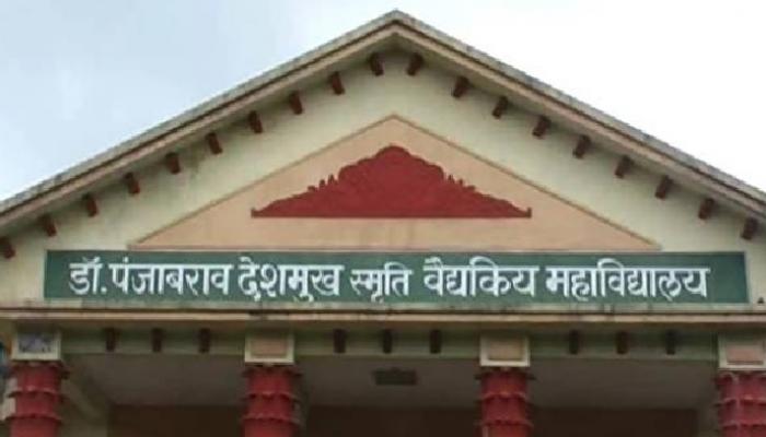 ४ बालकांच्या मृत्यूप्रकरणी डॉक्टरला अटक ४ बालकांच्या मृत्यूप्रकरणी डॉक्टरला अटक
