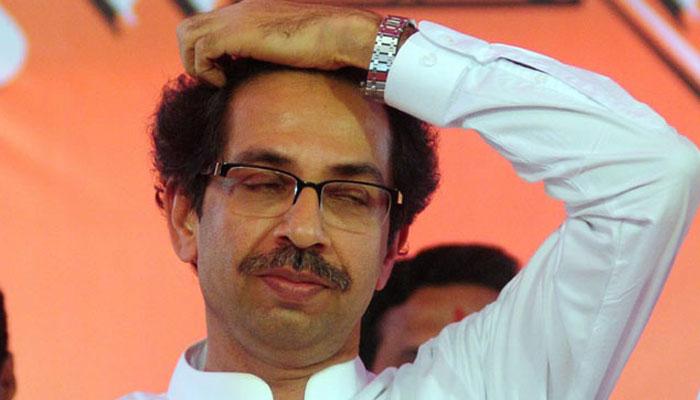 महाराष्ट्रातला शेतकरी संकटात, उद्धव ठाकरे परदेशात महाराष्ट्रातला शेतकरी संकटात, उद्धव ठाकरे परदेशात
