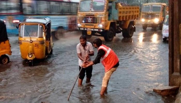 हैदराबादला मान्सूनपूर्व पावसाचा तडाखा हैदराबादला मान्सूनपूर्व पावसाचा तडाखा