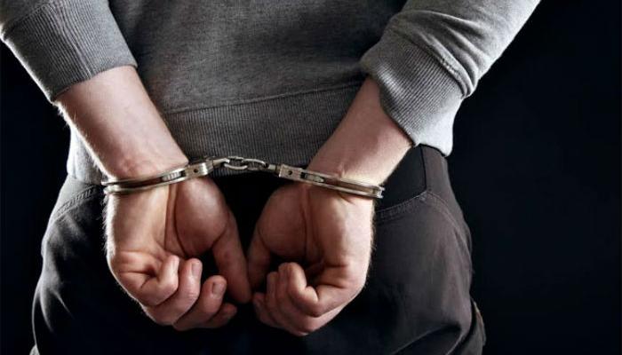 ठाण्यातील तरुणीचा विनयभंग करणारे दोघे अटकेत ठाण्यातील तरुणीचा विनयभंग करणारे दोघे अटकेत
