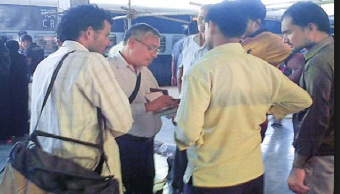 तोतया रेल्वे टीसीला मुंबईत अटक तोतया रेल्वे टीसीला मुंबईत अटक