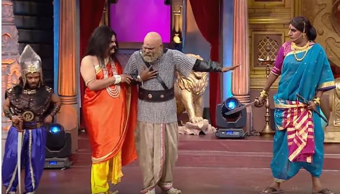 सागर कारंडे आणि कुशल बद्रिकेचा धमाल बाहुबली सागर कारंडे आणि कुशल बद्रिकेचा धमाल बाहुबली