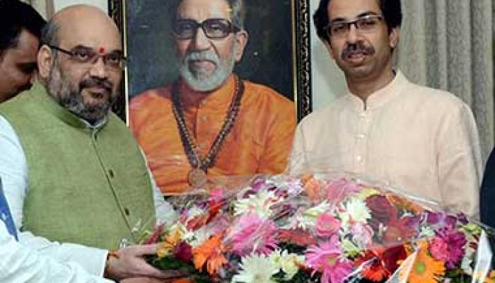 अमित शाह - उद्धव ठाकरे यांची बैठक संपली अमित शाह - उद्धव ठाकरे यांची बैठक संपली