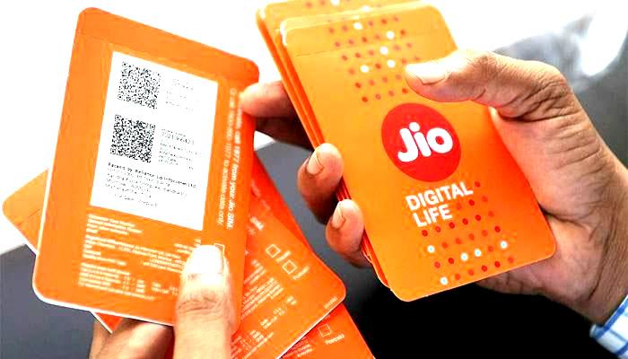 Reliance Jio च्या ९० टक्के ग्राहकांनी घेतली प्राइम मेंबरशीप, रिपोर्टचा दावा Reliance Jio च्या ९० टक्के ग्राहकांनी घेतली प्राइम मेंबरशीप, रिपोर्टचा दावा