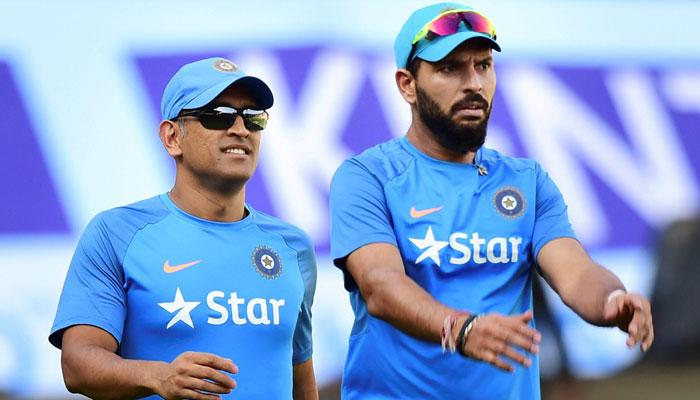 धोनी आणि युवराजवर निर्णय घ्यावा टीम इंडियाने, अश्विन-जडेजावरही विचार करण्याची वेळ : राहुल द्रविड धोनी आणि युवराजवर निर्णय घ्यावा टीम इंडियाने, अश्विन-जडेजावरही विचार करण्याची वेळ : राहुल द्रविड