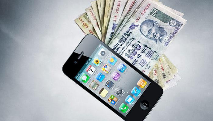 मोबाईल मार्केटमध्ये छापे, लाखो रुपयांचा माल जप्त मोबाईल मार्केटमध्ये छापे, लाखो रुपयांचा माल जप्त
