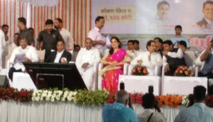 राणेंनी भाषणात उद्धव, रश्मी ठाकरे यांचे नाव घेतले! राणेंनी भाषणात उद्धव, रश्मी ठाकरे यांचे नाव घेतले!