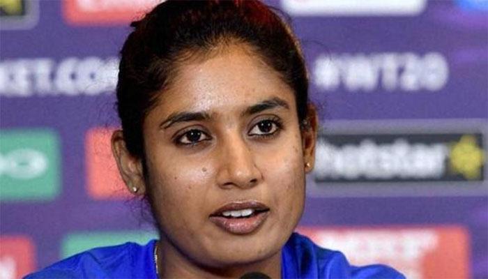 मिताली राजने पत्रकाराची बोलतीच केली बंद मिताली राजने पत्रकाराची बोलतीच केली बंद