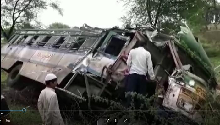 नागपूर - नांदेड हिरकणी बसला अपघात, १ ठार १७ जखमी नागपूर - नांदेड हिरकणी बसला अपघात, १ ठार १७ जखमी