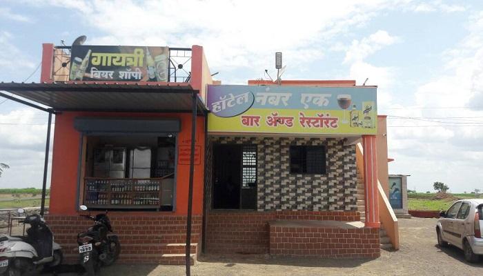 पोलिसाची बारमध्ये तोडफोड, सीसीटीव्ही मध्ये कैद, गुन्हा दाखल पोलिसाची बारमध्ये तोडफोड, सीसीटीव्ही मध्ये कैद, गुन्हा दाखल