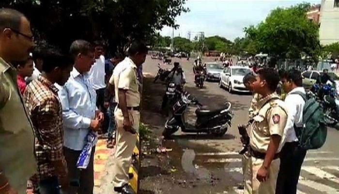 पिंपरीमध्ये बांधकाम व्यावसायिकावर गोळीबार पिंपरीमध्ये बांधकाम व्यावसायिकावर गोळीबार