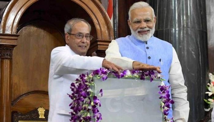 देशात 'अर्थक्रांती! GST अखेर लागू देशात 'अर्थक्रांती! GST अखेर लागू