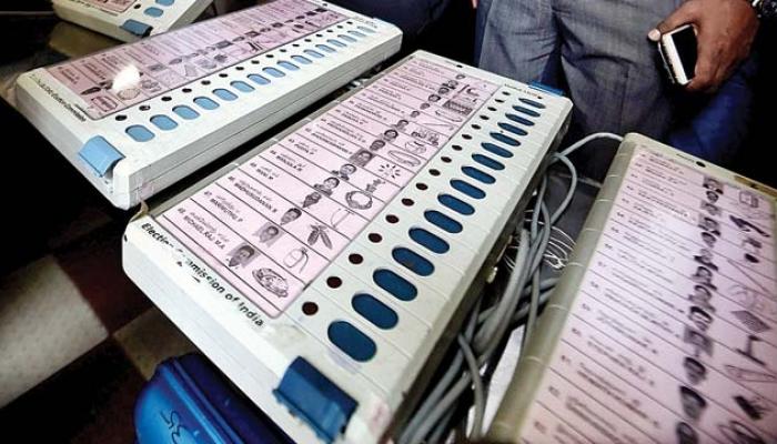 पुण्यातल्या 'त्या' मतदानाच्या EVMमध्ये छेडछाड नाही पुण्यातल्या 'त्या' मतदानाच्या EVMमध्ये छेडछाड नाही