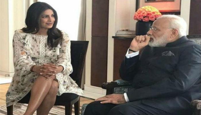 प्रियांकाची आई म्हणाली, 'पीएम भेटले तेव्हा शॉर्ट कपडे का घातले?' प्रियांकाची आई म्हणाली, 'पीएम भेटले तेव्हा शॉर्ट कपडे का घातले?'