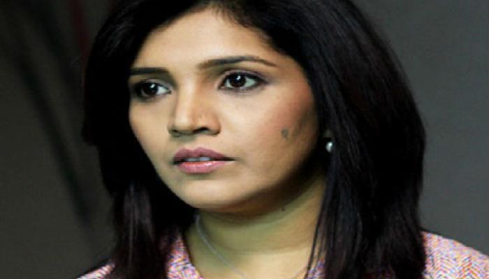 पुण्यातल्या नाट्यगृहाच्या अवस्थेवर मुक्ता भडकली पुण्यातल्या नाट्यगृहाच्या अवस्थेवर मुक्ता भडकली