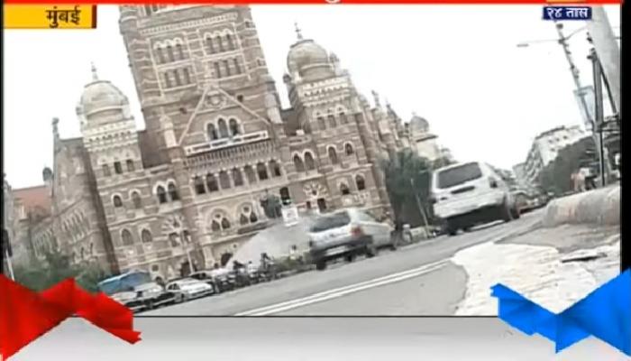 बीएमसीची पोलखोल, महापालिका मुख्यालयासमोरच्या रस्त्यावर खड्डे बीएमसीची पोलखोल, महापालिका मुख्यालयासमोरच्या रस्त्यावर खड्डे
