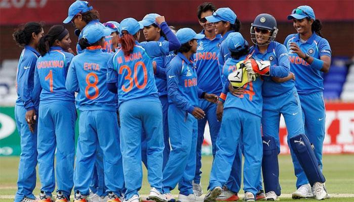 'टीम इंडिया'च्या महिला आर्मीवरही होणार बक्षिसांचा वर्षाव! 'टीम इंडिया'च्या महिला आर्मीवरही होणार बक्षिसांचा वर्षाव!