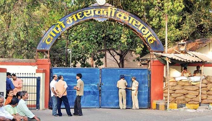 ठाणे कारागृहाला विविध कामांतून तब्बल एक कोटींचं उत्पन्न ठाणे कारागृहाला विविध कामांतून तब्बल एक कोटींचं उत्पन्न