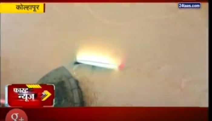 ...आणि भरधाव स्विफ्ट नदीत कोसळली ...आणि भरधाव स्विफ्ट नदीत कोसळली