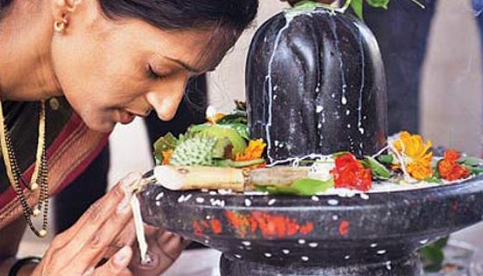 पहिला श्रावण सोमवारनिमित्त ज्योतिर्लिंगावर भाविकांची गर्दी पहिला श्रावण सोमवारनिमित्त ज्योतिर्लिंगावर भाविकांची गर्दी