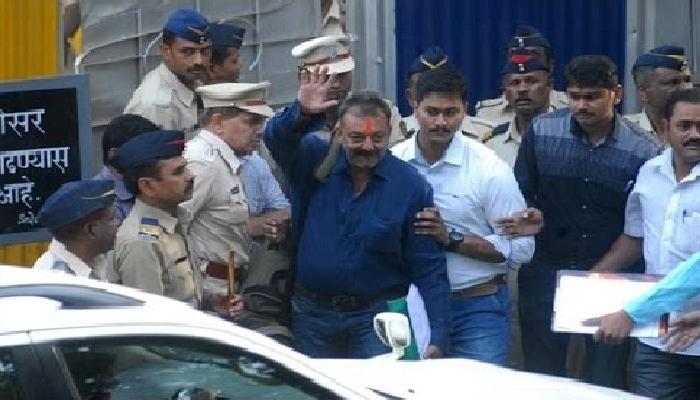 ...तर संजय दत्तला पुन्हा तुरुगांत पाठवणार - महाराष्ट्र सरकार ...तर संजय दत्तला पुन्हा तुरुगांत पाठवणार - महाराष्ट्र सरकार