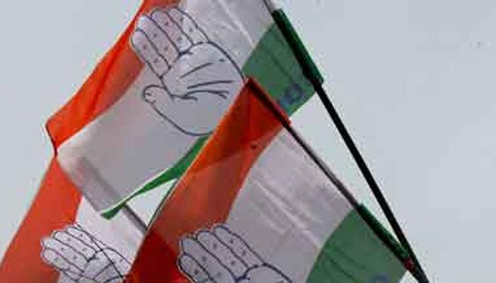 गुजरातमध्ये काँग्रेसला पुन्हा धक्का गुजरातमध्ये काँग्रेसला पुन्हा धक्का