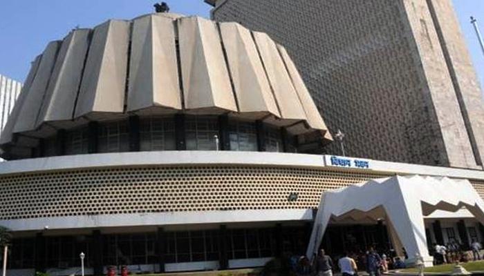 विधानपरिषदेत चक्क सत्ताधाऱ्यांचा कामकाजावर बहिष्कार विधानपरिषदेत चक्क सत्ताधाऱ्यांचा कामकाजावर बहिष्कार