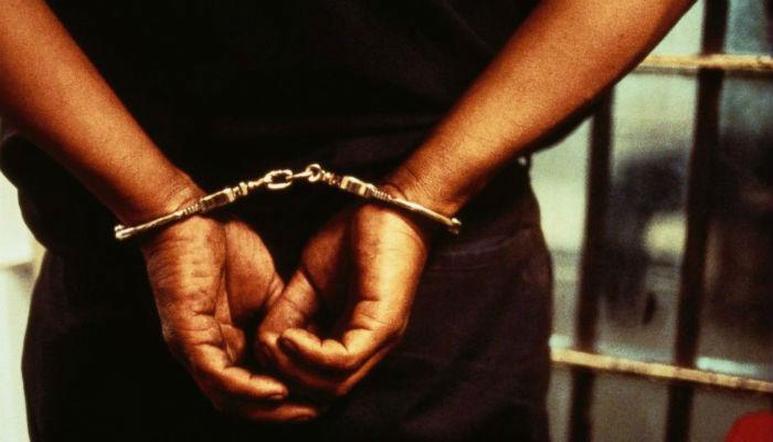 ठाण्यातील कौसामध्ये स्फोटकांचा मोठा साठा जप्त ठाण्यातील कौसामध्ये स्फोटकांचा मोठा साठा जप्त