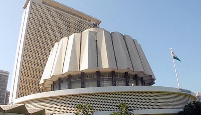 विधानसभेत मंत्र्यांवर भ्रष्टाचाराचे आरोप, विरोधकांची राजीनाम्याची मागणी विधानसभेत मंत्र्यांवर भ्रष्टाचाराचे आरोप, विरोधकांची राजीनाम्याची मागणी